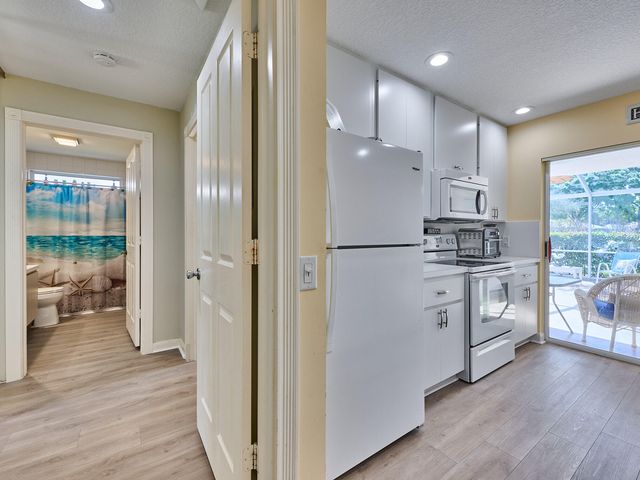 2903 Pin Oak Court, Palm Beach Gardens, FL 33410