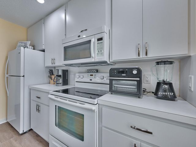 2903 Pin Oak Court, Palm Beach Gardens, FL 33410