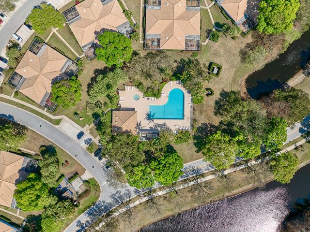 2903 Pin Oak Court, Palm Beach Gardens, FL 33410