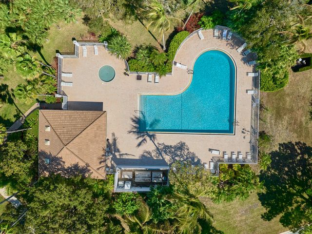 2903 Pin Oak Court, Palm Beach Gardens, FL 33410