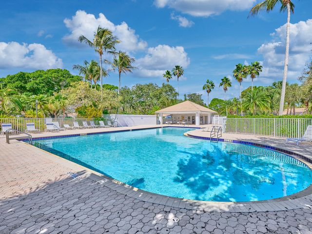 2903 Pin Oak Court, Palm Beach Gardens, FL 33410