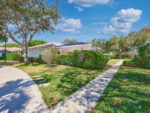 2903 Pin Oak Court, Palm Beach Gardens, FL 33410