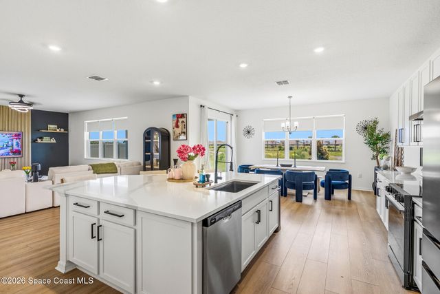 446 Glaspell Circle SE, Palm Bay, FL 32909