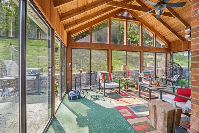 5809 Still Hollow Rd, Nashville, TN 37215