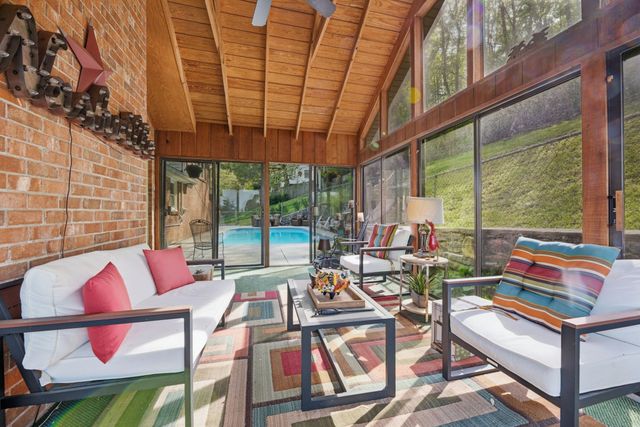 5809 Still Hollow Rd, Nashville, TN 37215