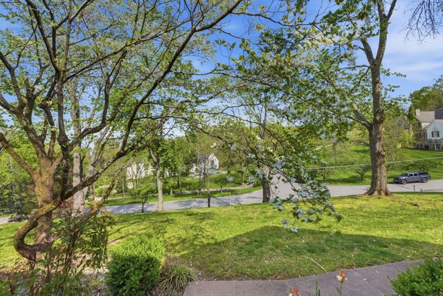 5809 Still Hollow Rd, Nashville, TN 37215