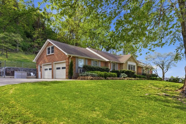 5809 Still Hollow Rd, Nashville, TN 37215