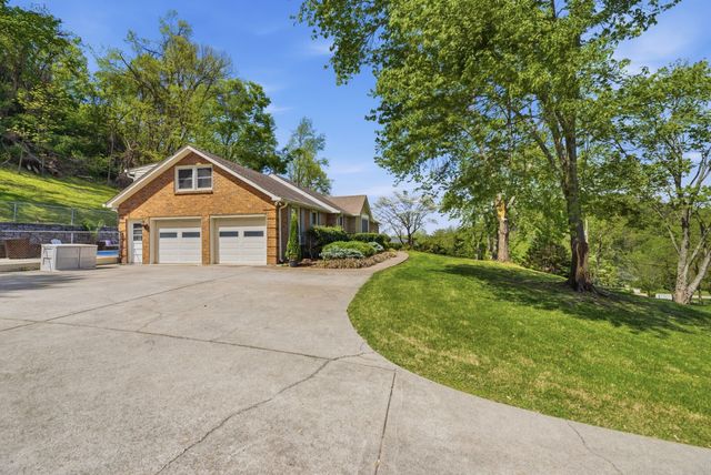 5809 Still Hollow Rd, Nashville, TN 37215