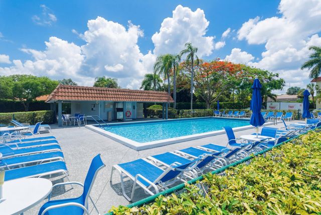 8970 S Hollybrook Boulevard 205, Pembroke Pines, FL 33025