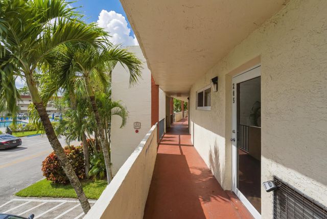 8970 S Hollybrook Boulevard 205, Pembroke Pines, FL 33025