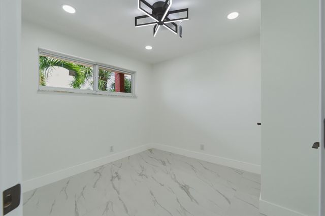 8970 S Hollybrook Boulevard 205, Pembroke Pines, FL 33025