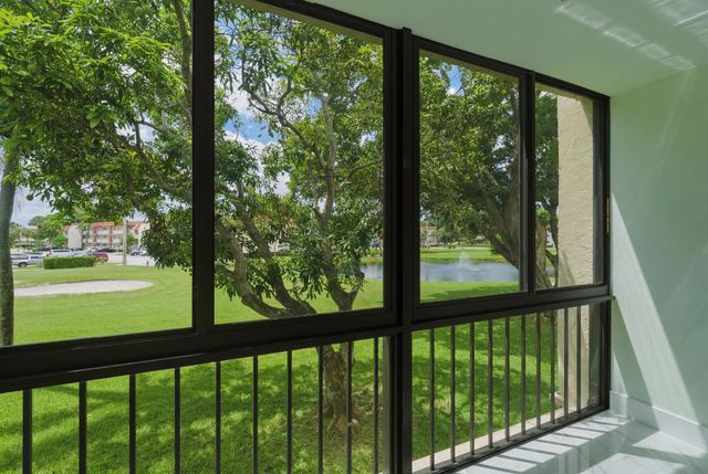 8970 S Hollybrook Boulevard 205, Pembroke Pines, FL 33025