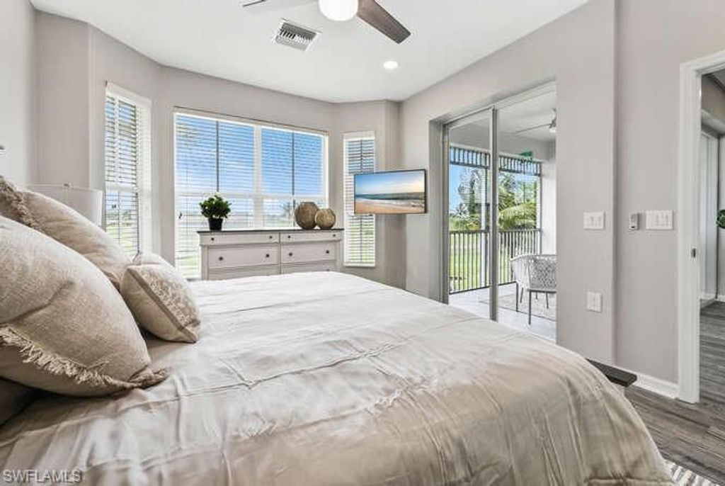 7935 Mahogany Run LN # 725, Naples, FL 34113