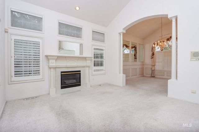 8037 W Innsbrook Ct, Boise, ID 83704