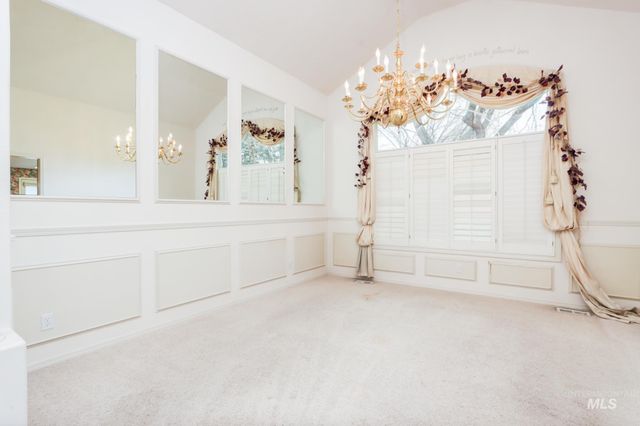 8037 W Innsbrook Ct, Boise, ID 83704