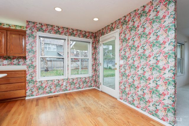 8037 W Innsbrook Ct, Boise, ID 83704