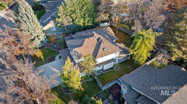 8037 W Innsbrook Ct, Boise, ID 83704