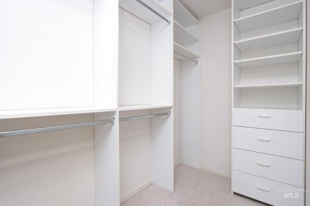 8037 W Innsbrook Ct, Boise, ID 83704