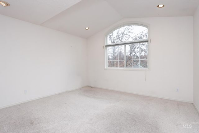 8037 W Innsbrook Ct, Boise, ID 83704