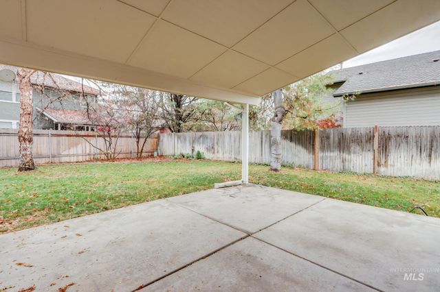 8037 W Innsbrook Ct, Boise, ID 83704