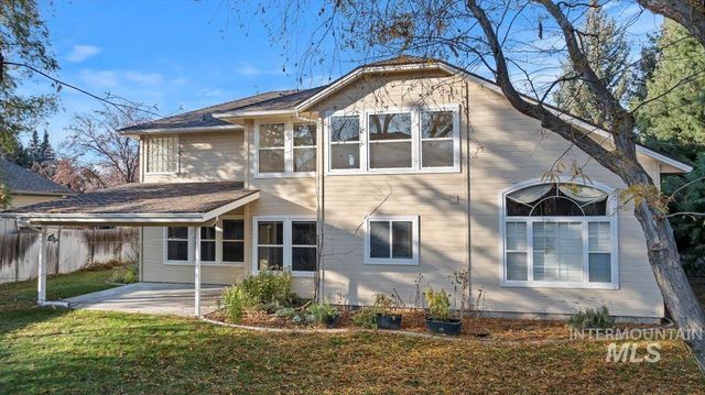 8037 W Innsbrook Ct, Boise, ID 83704