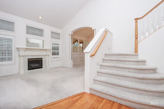 8037 W Innsbrook Ct, Boise, ID 83704