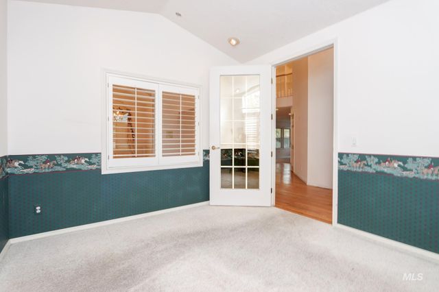 8037 W Innsbrook Ct, Boise, ID 83704