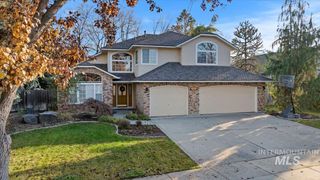 8037 W Innsbrook Ct, Boise, ID 83704