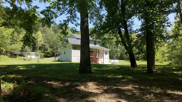 1233 Dog Trot Road, Frenchburg, KY 40322