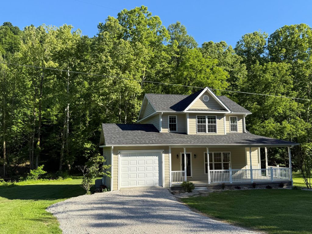 1233 Dog Trot Road, Frenchburg, KY 40322