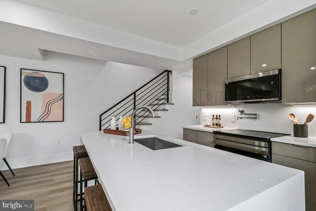 2524 41ST ST NW #1, Washington, DC 20007