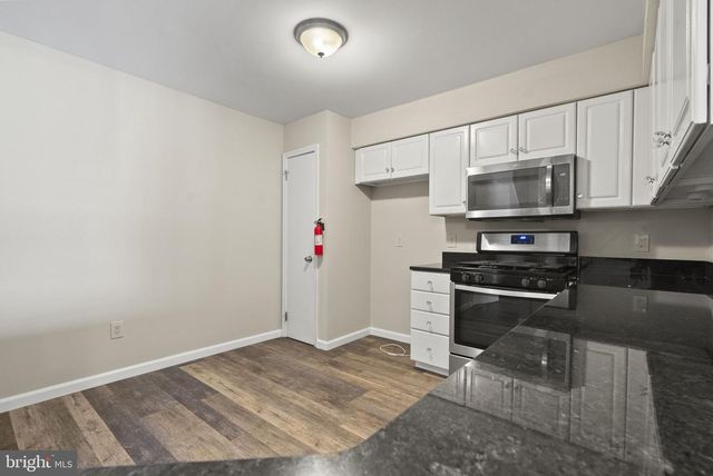 506 OLIPHANT LN, Mount Laurel, NJ 08054