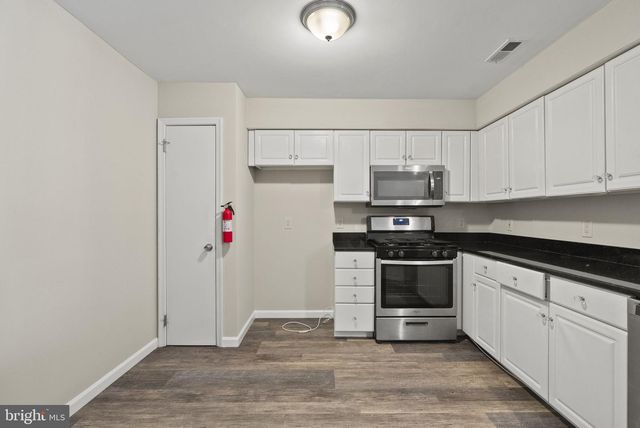 506 OLIPHANT LN, Mount Laurel, NJ 08054