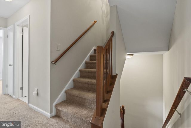 506 OLIPHANT LN, Mount Laurel, NJ 08054