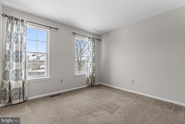 506 OLIPHANT LN, Mount Laurel, NJ 08054