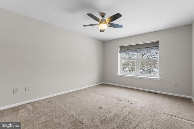 506 OLIPHANT LN, Mount Laurel, NJ 08054