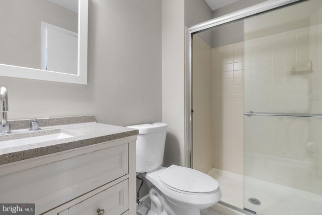 506 OLIPHANT LN, Mount Laurel, NJ 08054