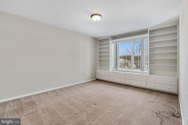 506 OLIPHANT LN, Mount Laurel, NJ 08054