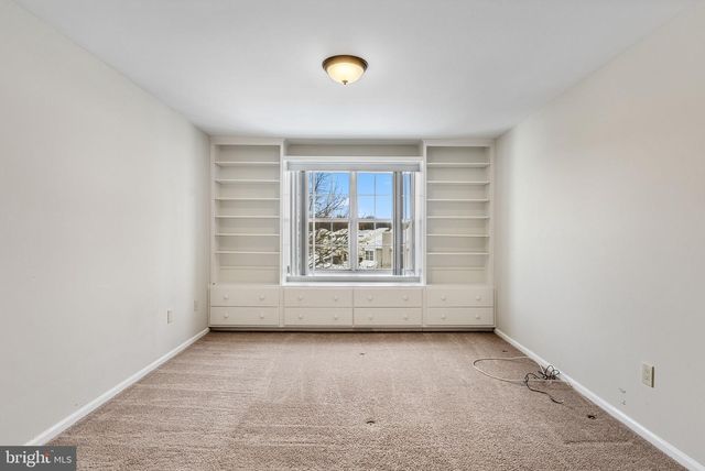 506 OLIPHANT LN, Mount Laurel, NJ 08054