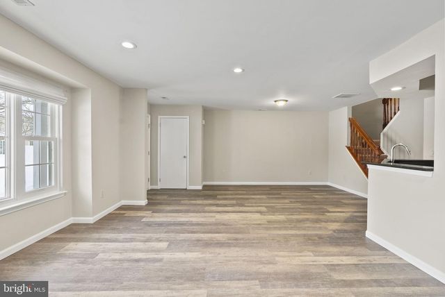 506 OLIPHANT LN, Mount Laurel, NJ 08054