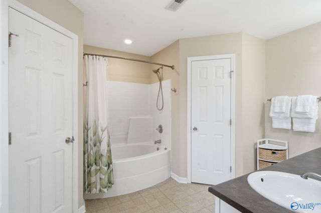 231 Deer Tracks Circle, Owens Cross Roads, AL 35763