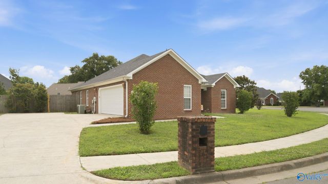 231 Deer Tracks Circle, Owens Cross Roads, AL 35763