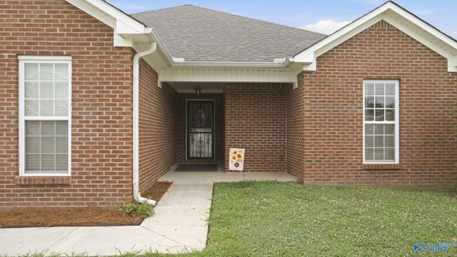 231 Deer Tracks Circle, Owens Cross Roads, AL 35763