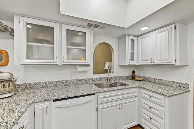 6732 N 16th Place, Phoenix, AZ 85016