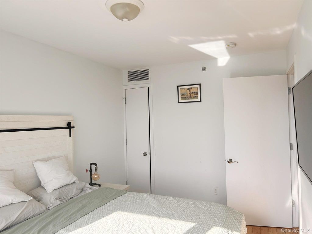 15815 Union Turnpike 402N, Fresh Meadows, NY 11366 — photo 4