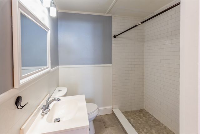 5 Lothrop St, Plymouth, MA 02360