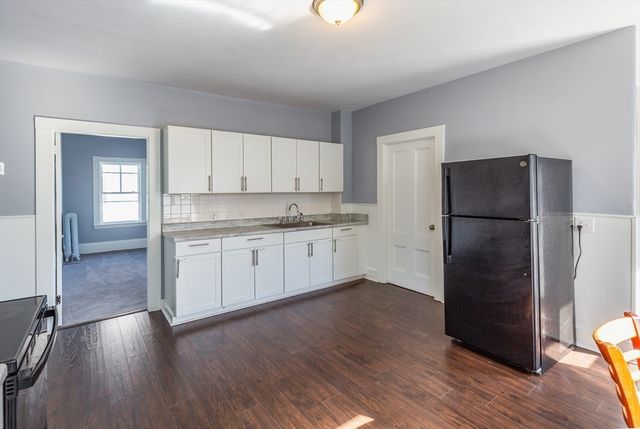 5 Lothrop St, Plymouth, MA 02360