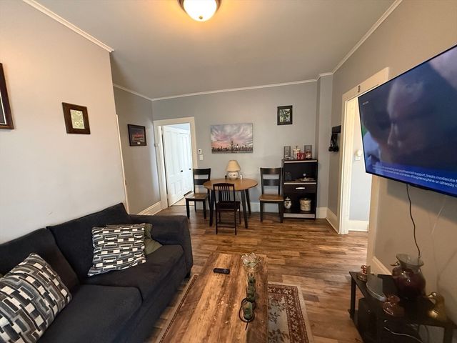 5 Lothrop St, Plymouth, MA 02360