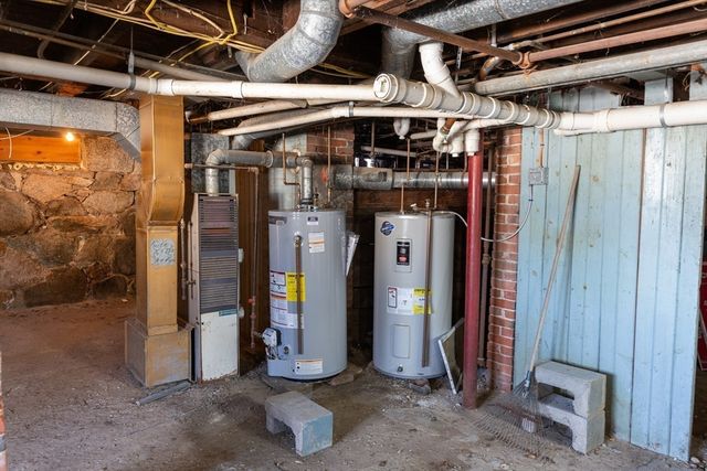 5 Lothrop St, Plymouth, MA 02360