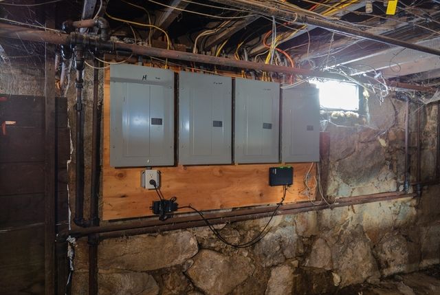 5 Lothrop St, Plymouth, MA 02360